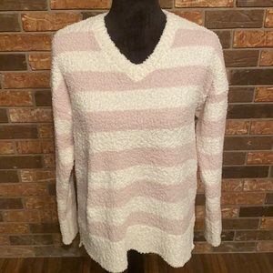 Size medium lilac and cream super soft sweater